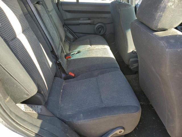 Jeep Commander Sport Image 7