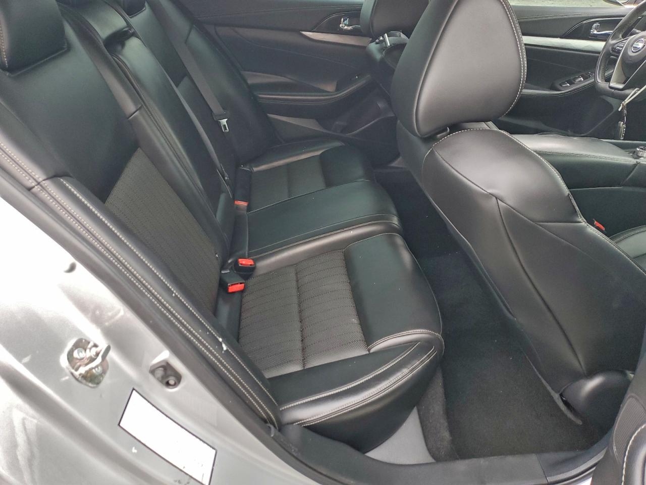 Nissan Maxima 3.5s Image 11