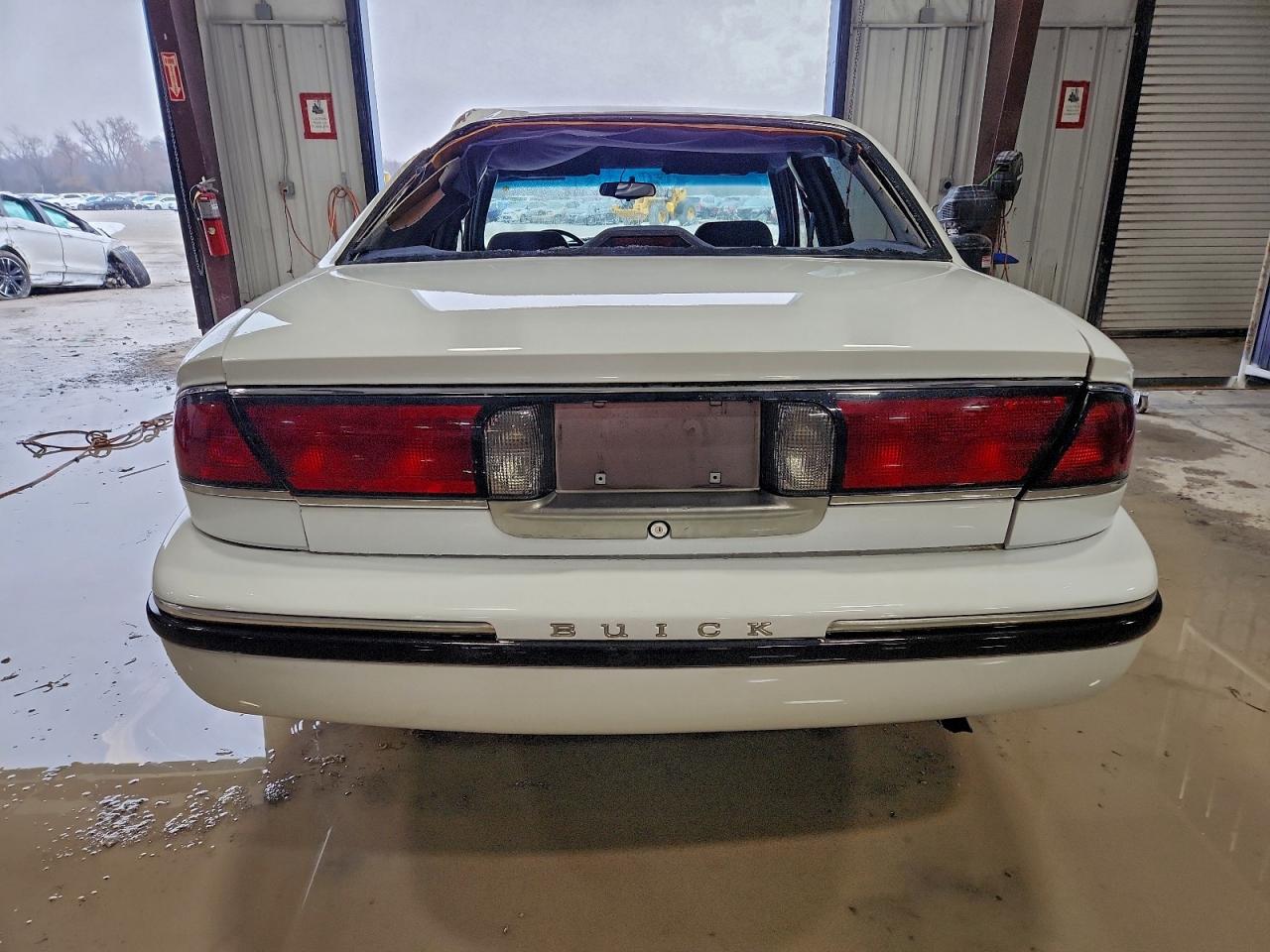 Buick LeSabre Custom Image 8