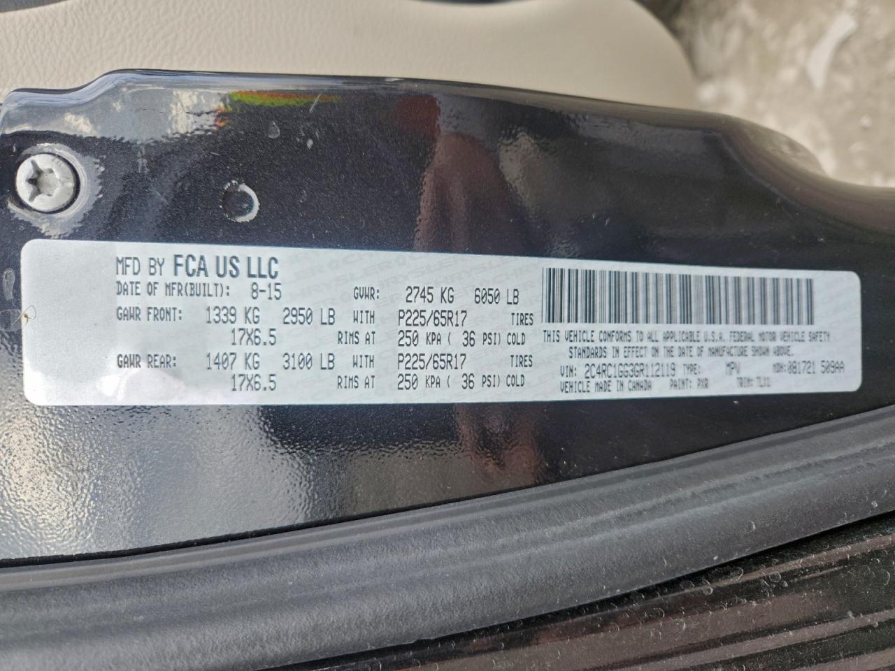 Chrysler Minivan Limited Platinum Image 2