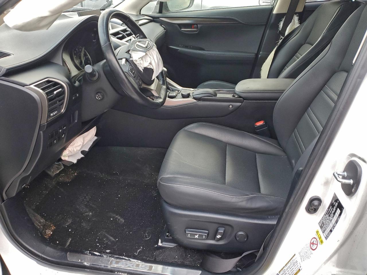 Lexus NX 200t Base Image 7