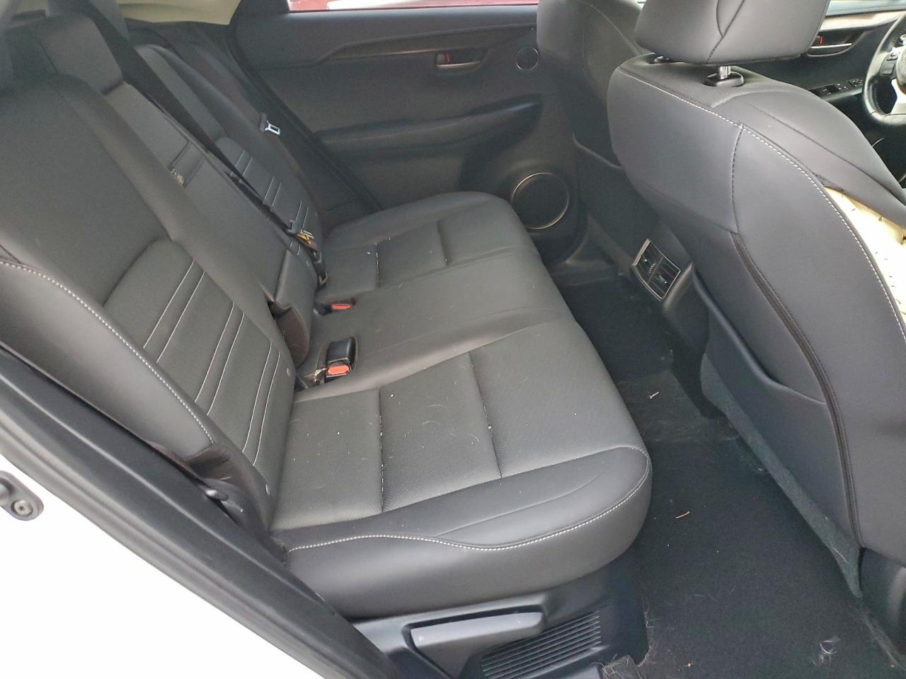 Lexus NX 200t Base Image 11