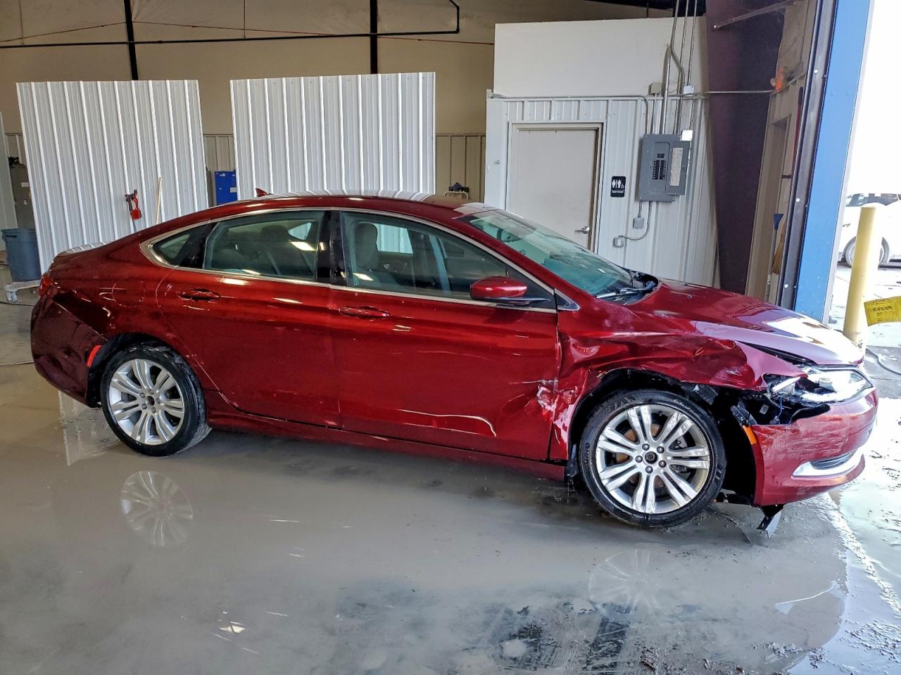 Chrysler 200 Limited Image 3