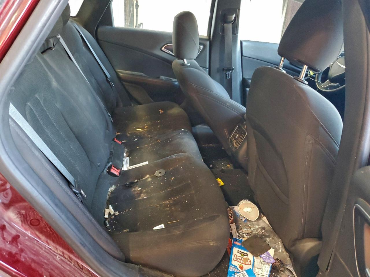 Chrysler 200 Limited Image 8