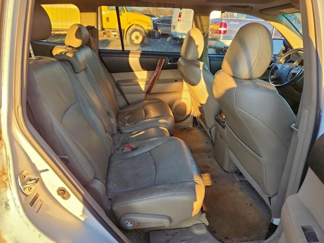 Toyota Highlander Limited Image 2