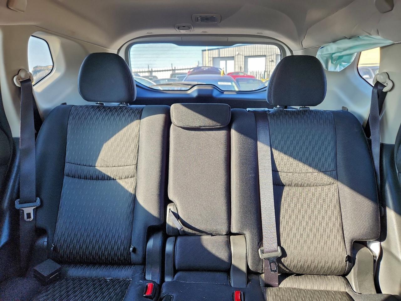 Nissan Rogue S Image 3