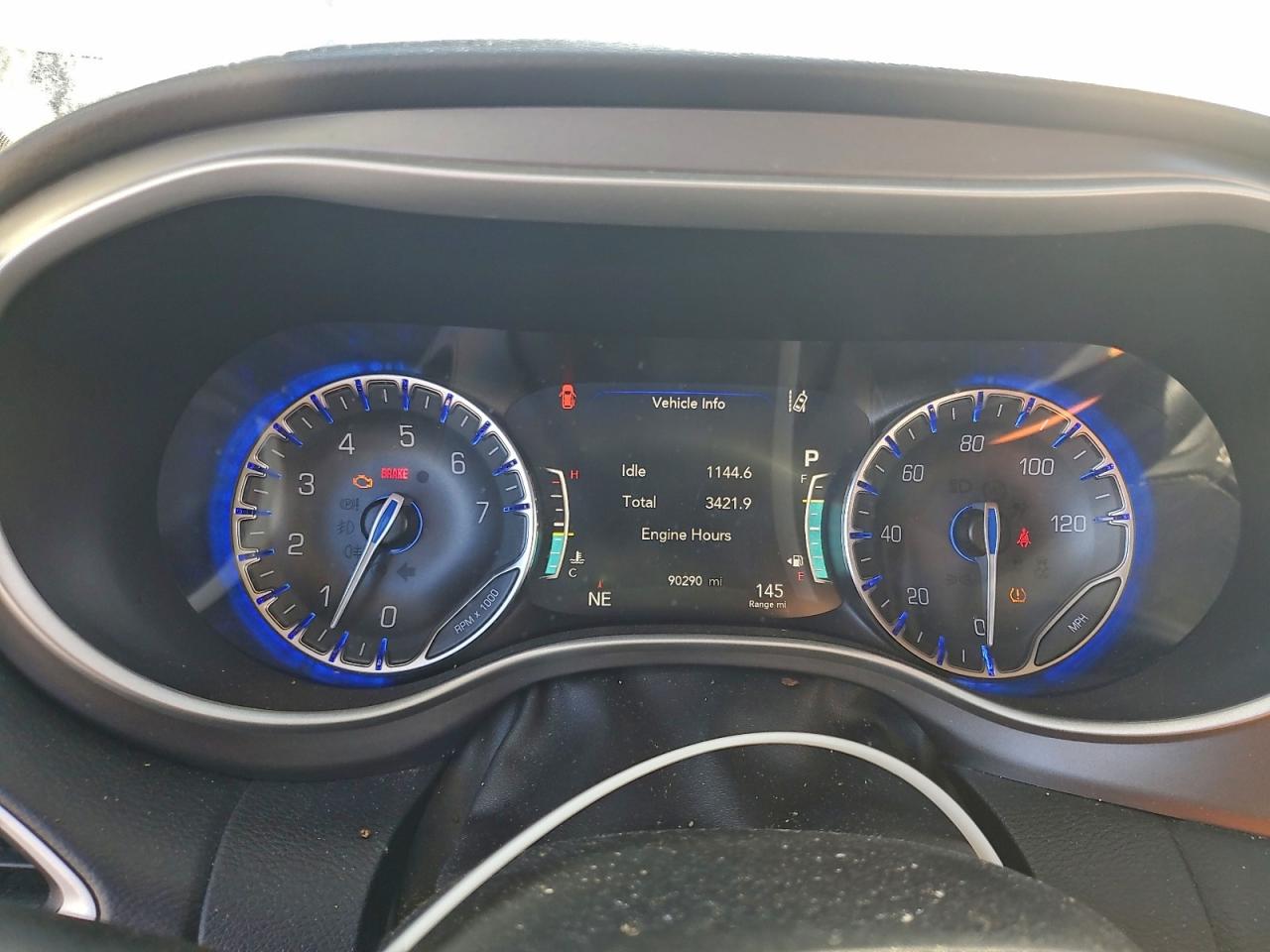 Chrysler Pacifica Touring L Image 10