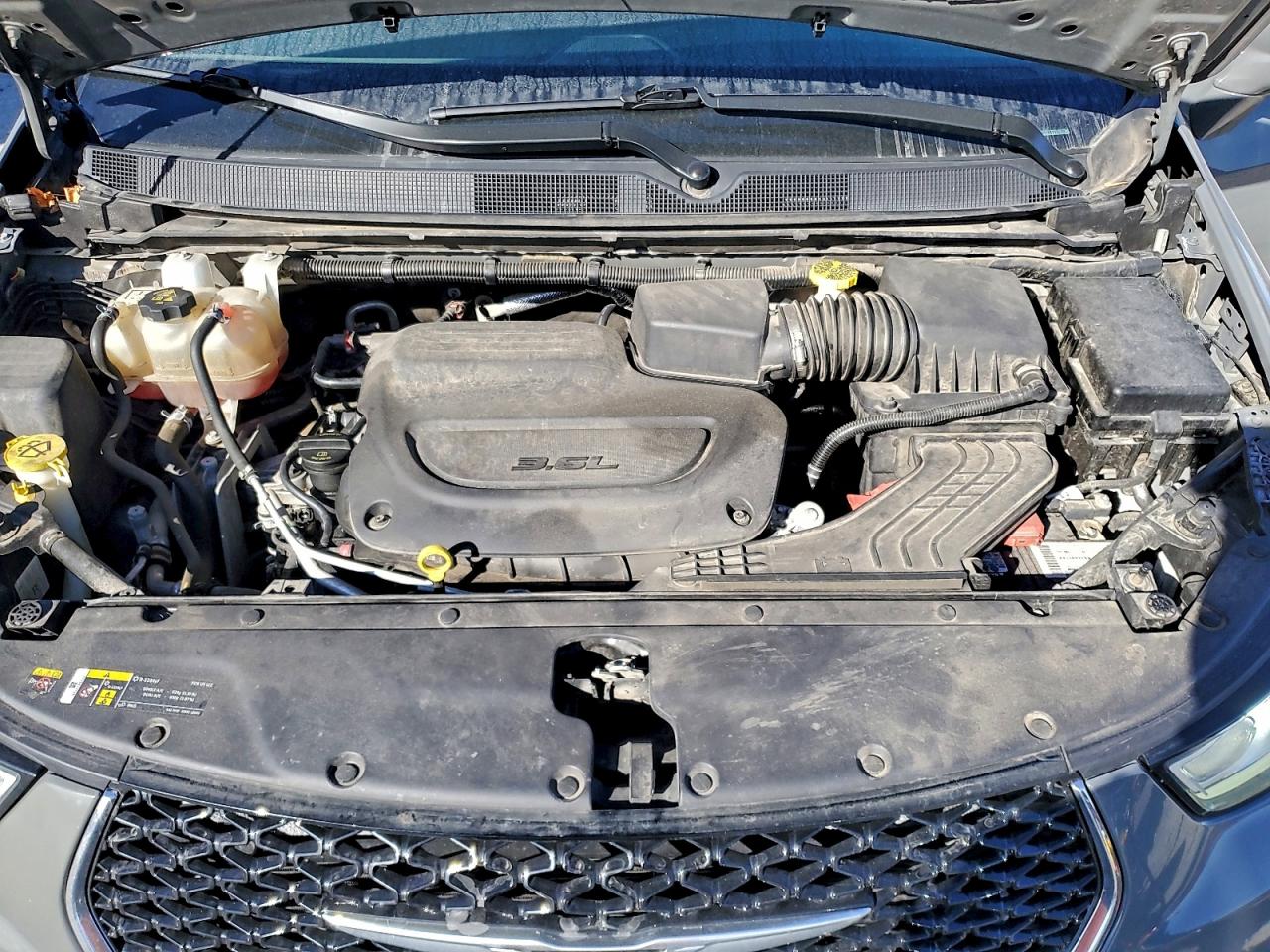 Chrysler Pacifica Touring L Image 8