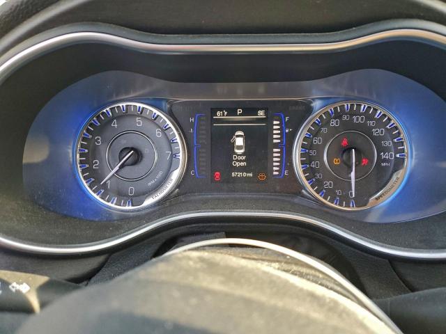 Chrysler 200 Limited Image 12