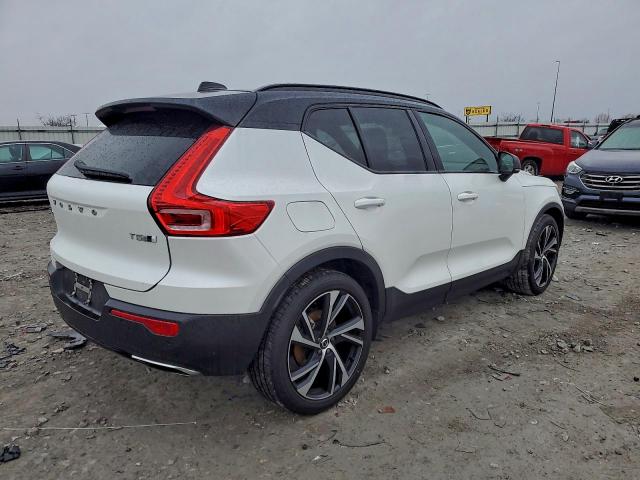 Volvo XC40 T5 R-design Image 3