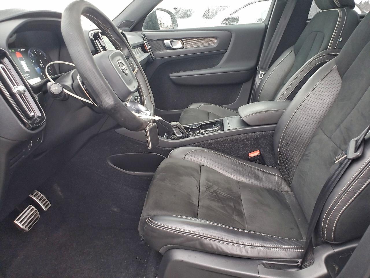 Volvo XC40 T5 R-design Image 6