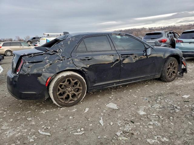 Chrysler 300 S Image 2