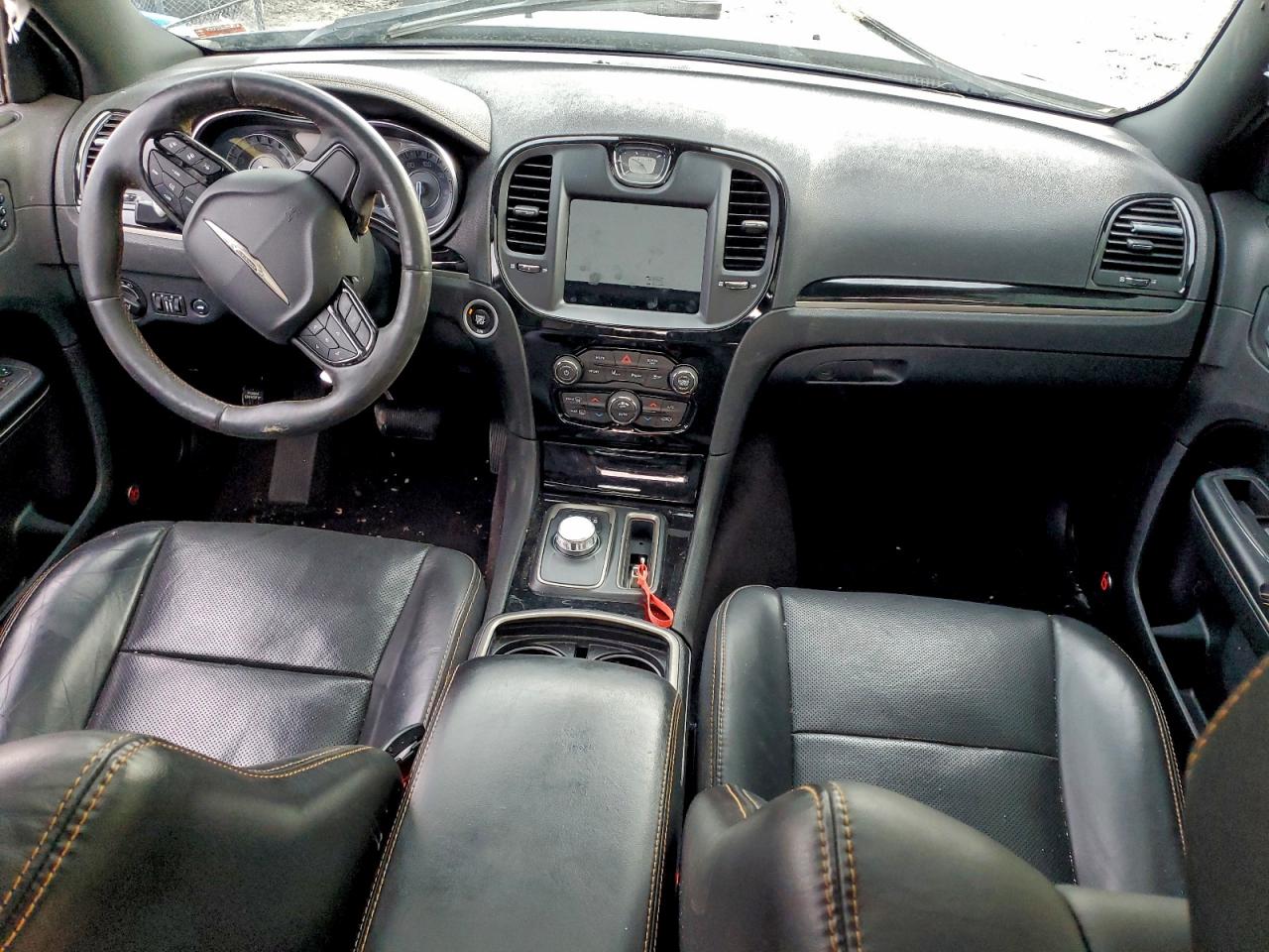 Chrysler 300 S Image 11