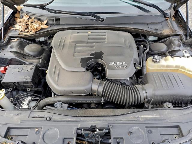 Chrysler 300 S Image 10