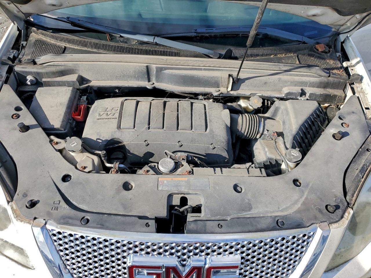 GMC Acadia Denali Image 8