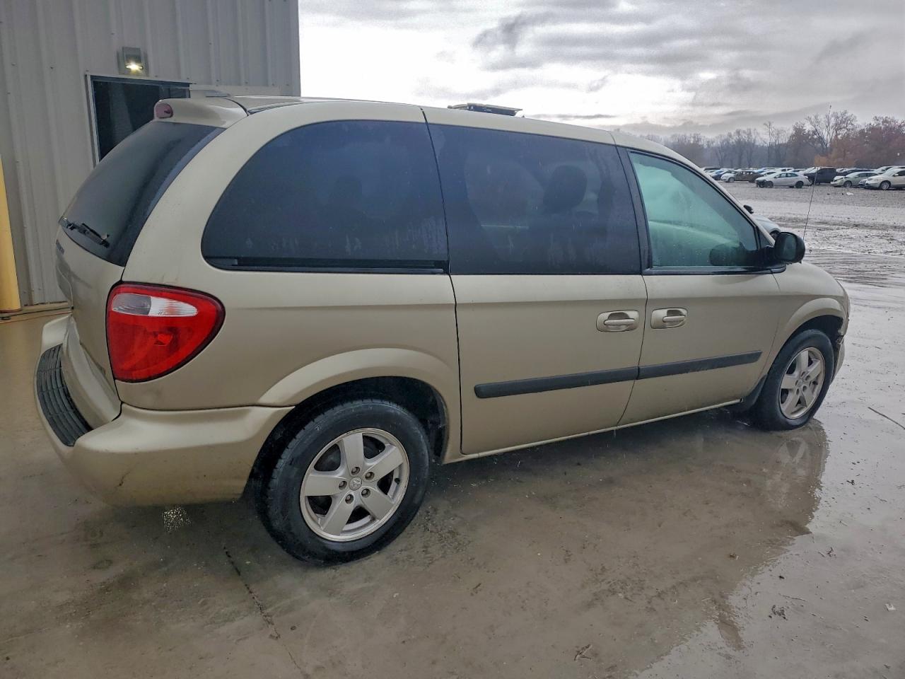 Dodge Caravan Sxt Image 2