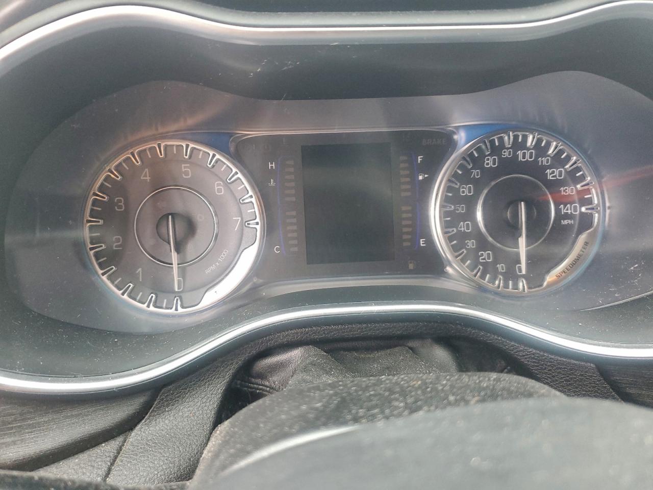 Chrysler 200 Limited Image 11