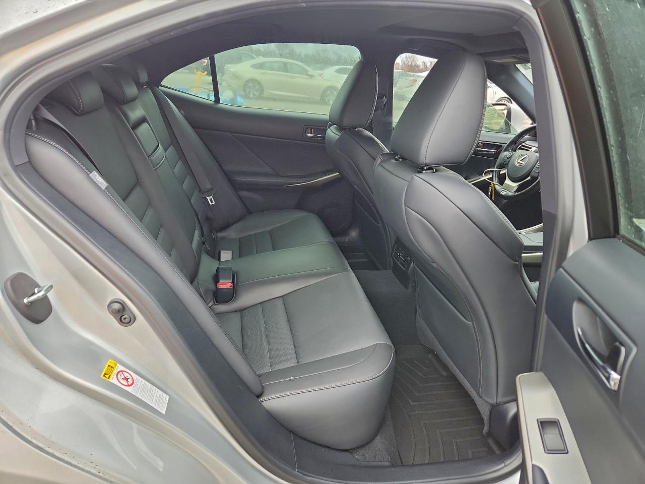 Lexus Is 300 Image 6