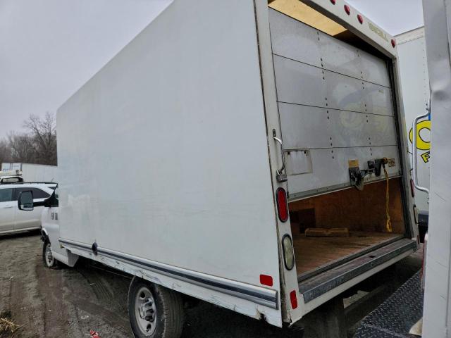 Chevrolet Express Image 3