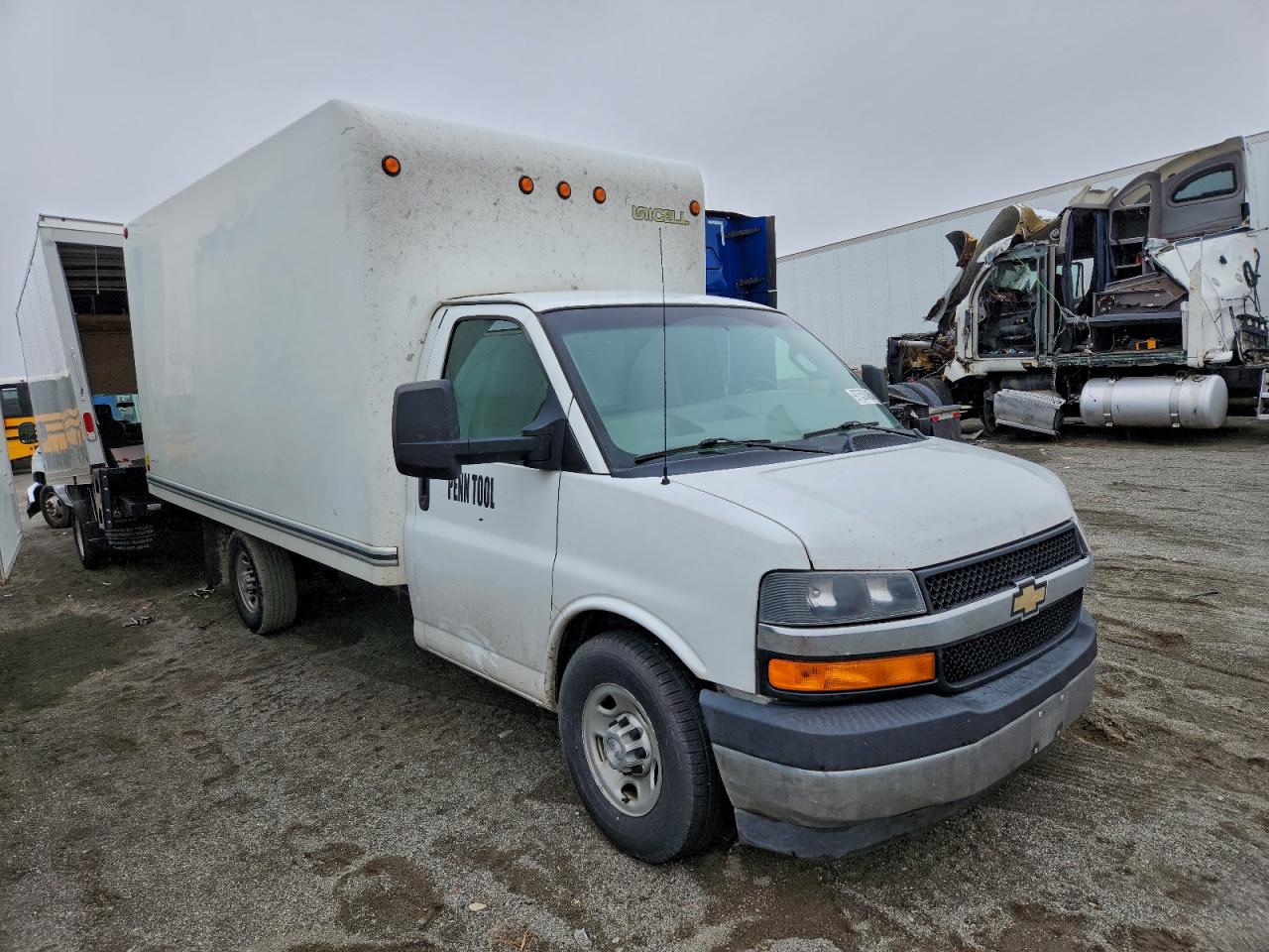Chevrolet Express Image 4