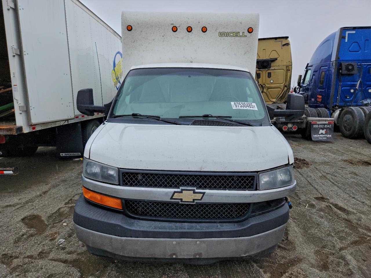 Chevrolet Express Image 12