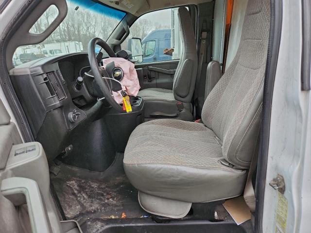 Chevrolet Express Image 10