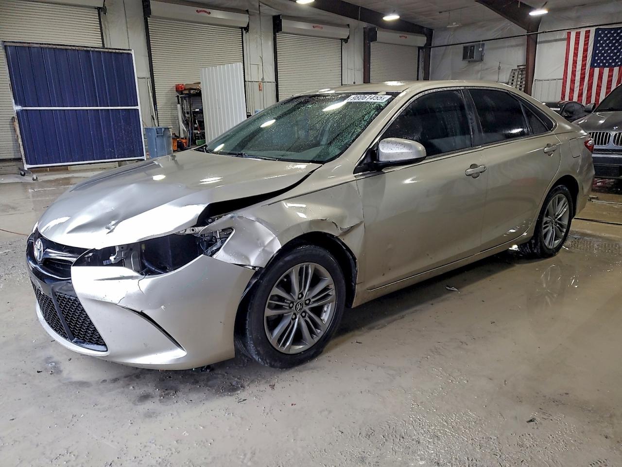 Toyota Camry Le Image 1