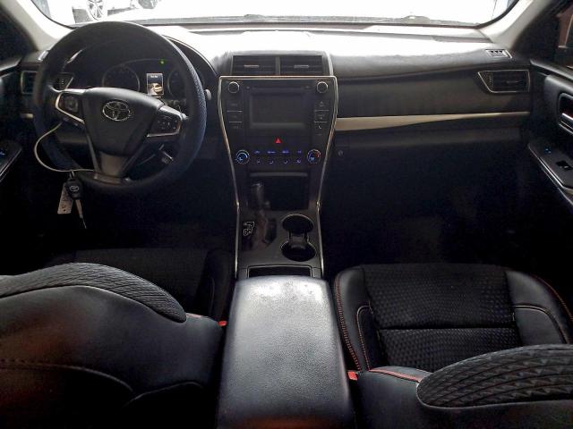 Toyota Camry Le Image 6