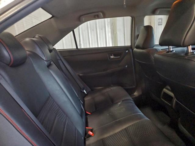 Toyota Camry Le Image 12