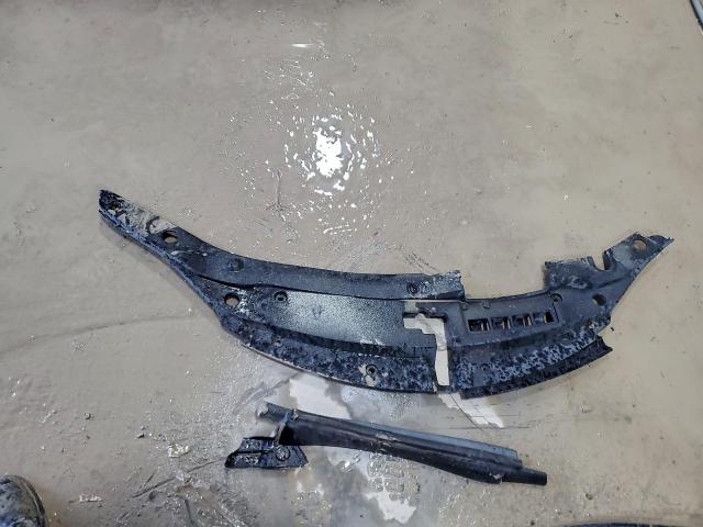 Toyota Camry Le Image 5