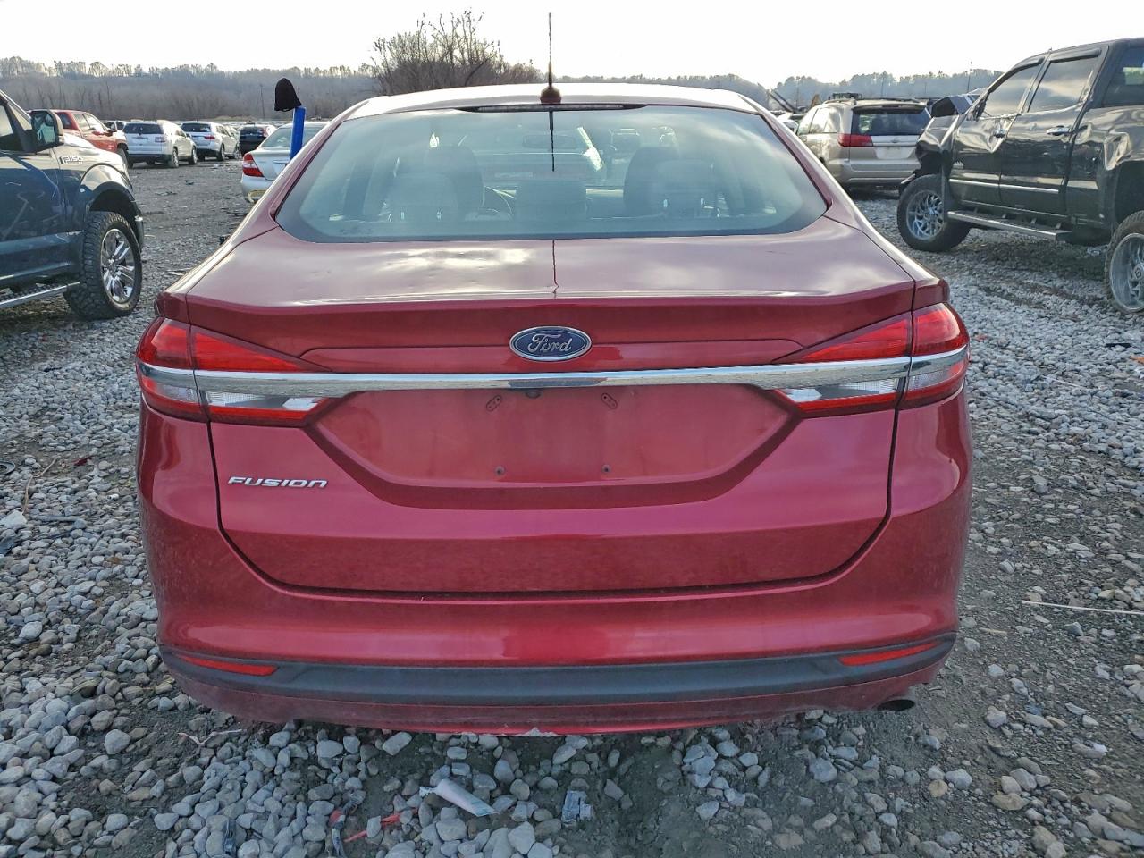 Ford Fusion S Image 13