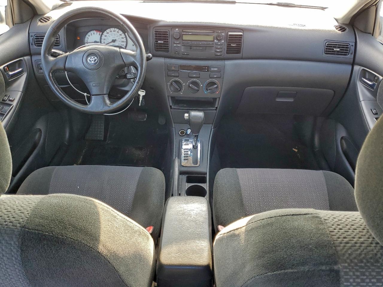 Toyota Corolla Ce Image 3