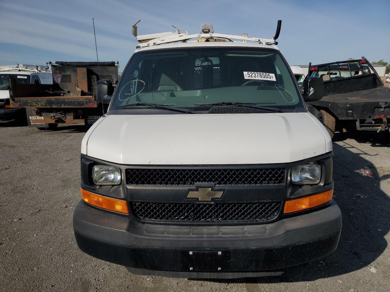 Chevrolet Express Image 8