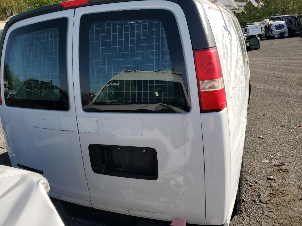 Chevrolet Express Image 12