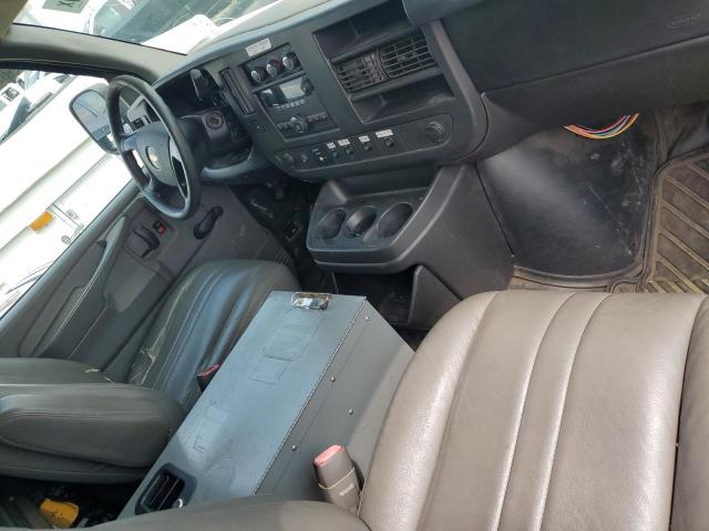 Chevrolet Express Image 4