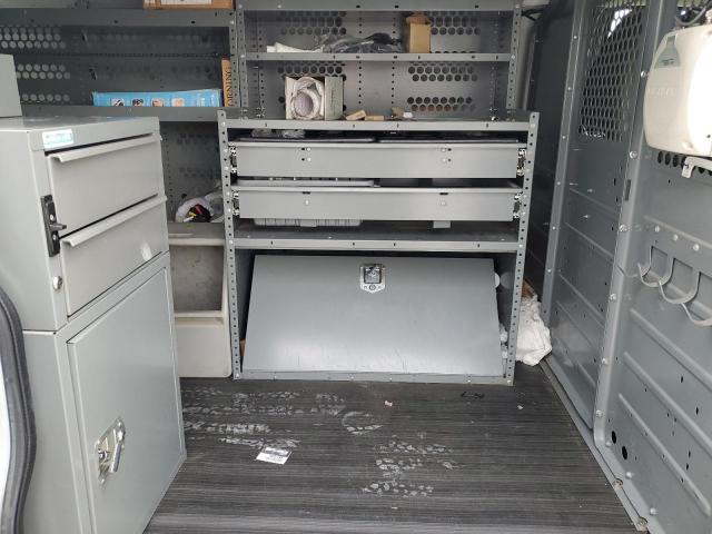 Chevrolet Express Image 6